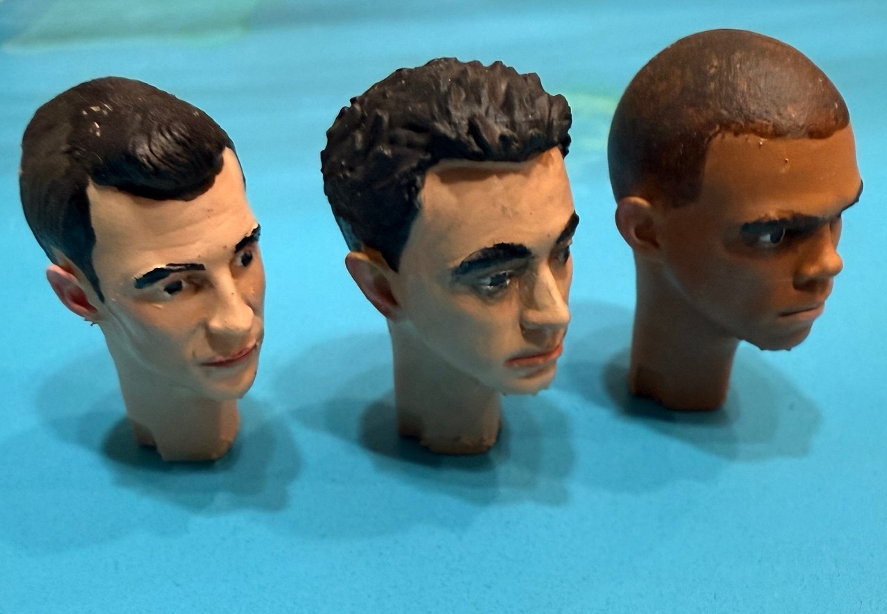 Custom painted 3D printed figurine heads