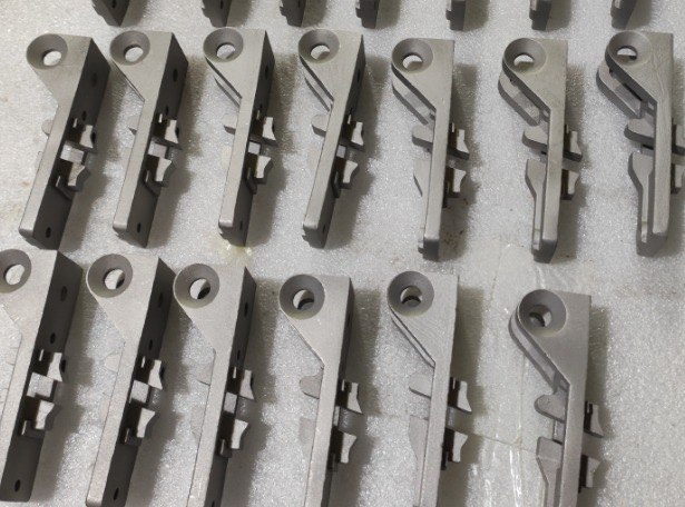 Batch of identical metal 3D printed brackets